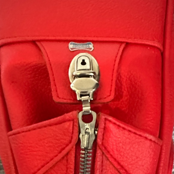 🍒✈️Vintage American Tourister "Tiara" Cherry Red Carry on Bag - Picture 6 of 12